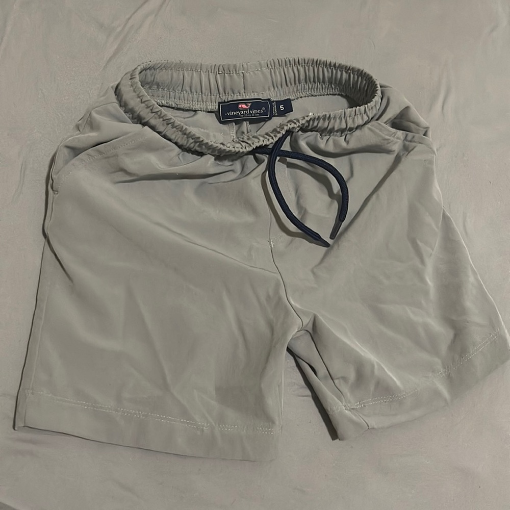 Size 5 boys Vineyard Vines performance shorts